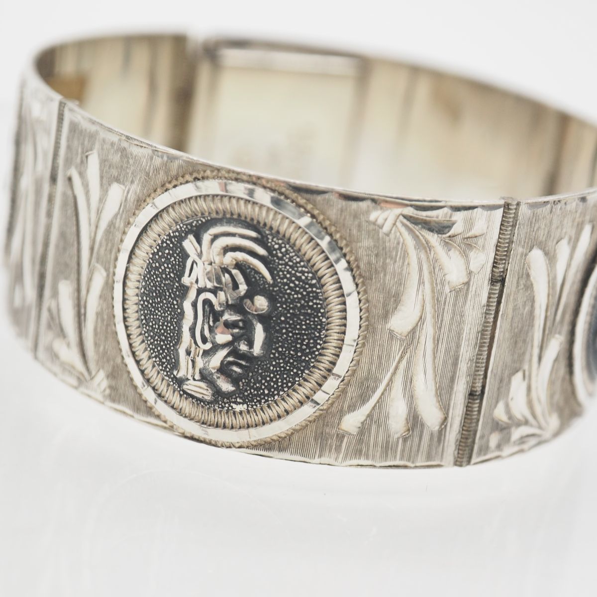 H211 ヴィンテージ STERLING MEXICO 0925刻印 バングル 彫刻 H211 ヴィンテージ STERLING MEXICO 0925刻印 バングル 彫刻