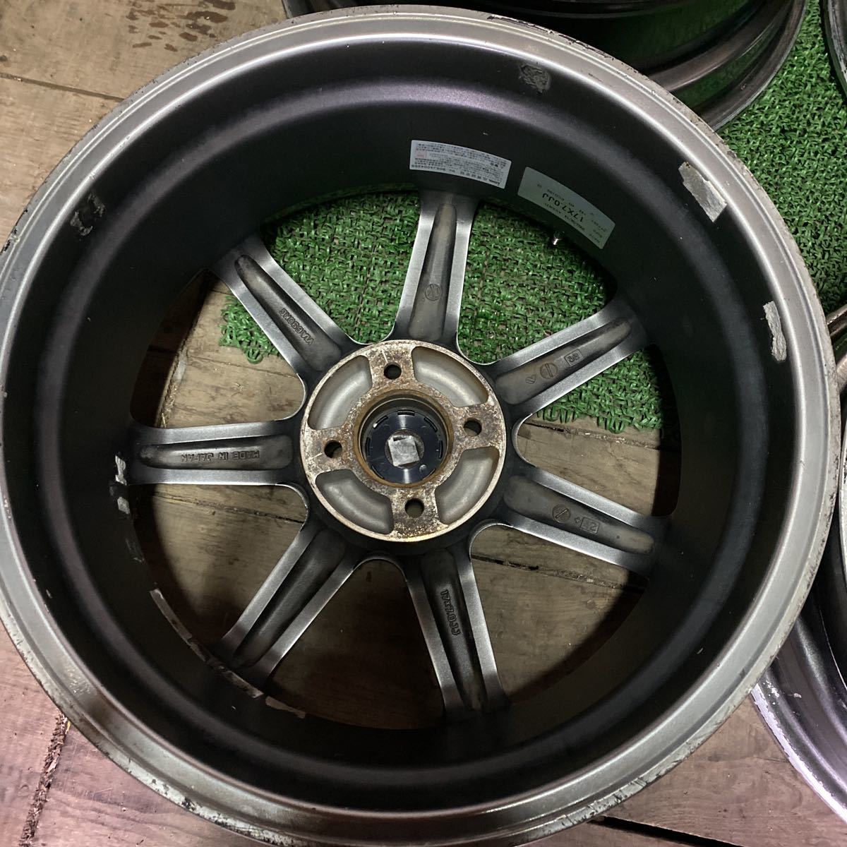 RAYS ホイール 17インチ 17×7.0JJ OFF;+42 PCD;100-4H ハブ径;約62mm ガリ傷、剥がれ、錆びあり 4本_画像10