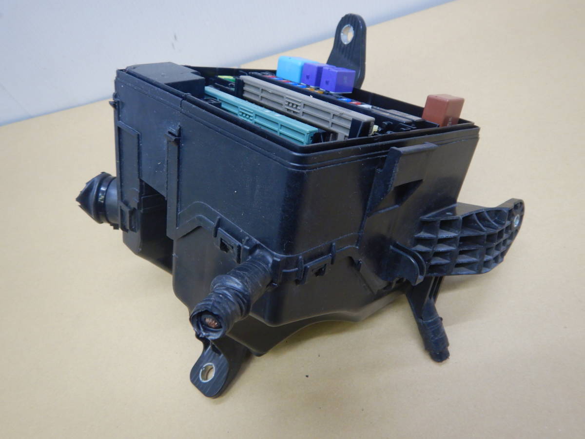 ボックス002 送料込 J【A0102】H28年 DBA-ZRR80G エスクァイア【グレード/Gi