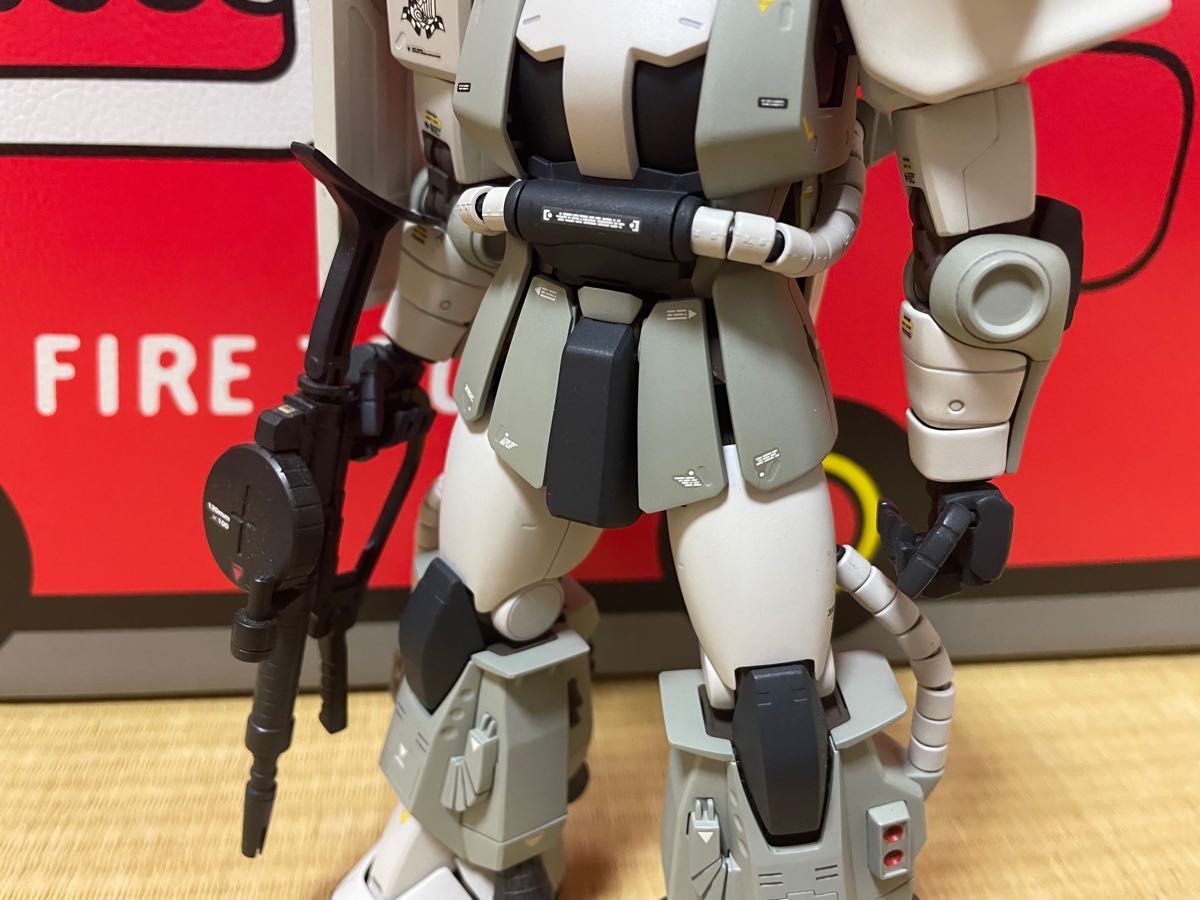 全塗装 MG MS-06R-1A エリック・マンスフィールド専用ザクⅡ 全塗装 MG MS-06R-1A エリック・マンスフィールド専用ザクⅡ