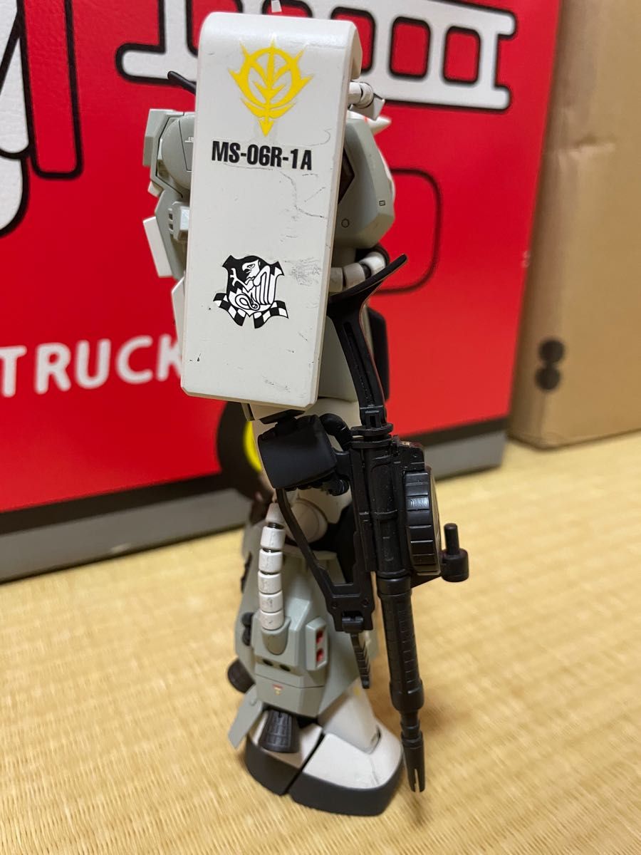 全塗装 MG MS-06R-1A エリック・マンスフィールド専用ザクⅡ 全塗装 MG MS-06R-1A エリック・マンスフィールド専用ザクⅡ