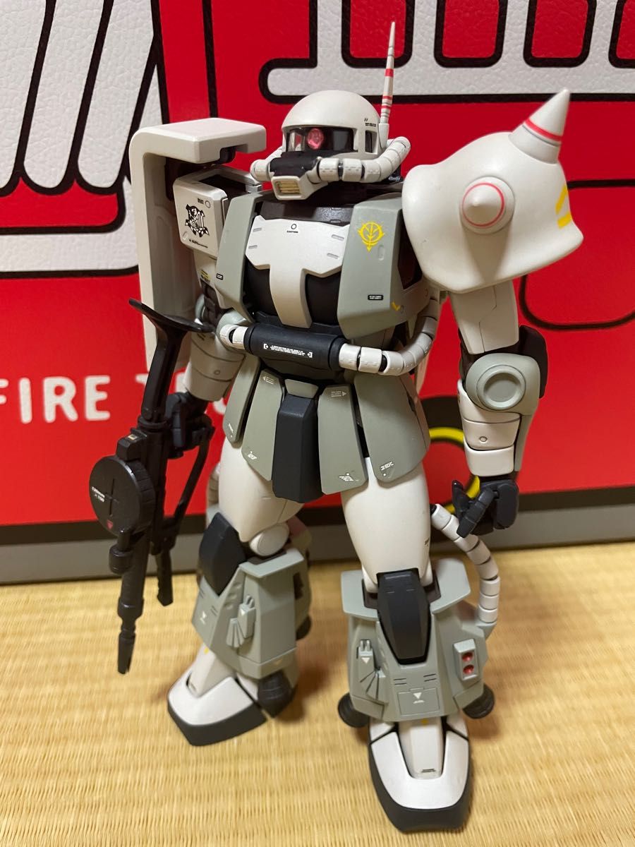 全塗装 MG MS-06R-1A エリック・マンスフィールド専用ザクⅡ 全塗装 MG MS-06R-1A エリック・マンスフィールド専用ザクⅡ