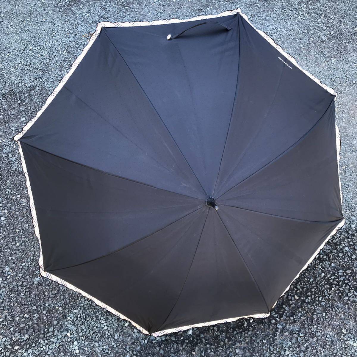 【バーバリー】本物 BURBERRY 傘 チェック柄 ドット模様 全長84cm 晴雨兼用 雨傘 アンブレラ 雨傘 日傘 長傘 メンズ レディース_画像3