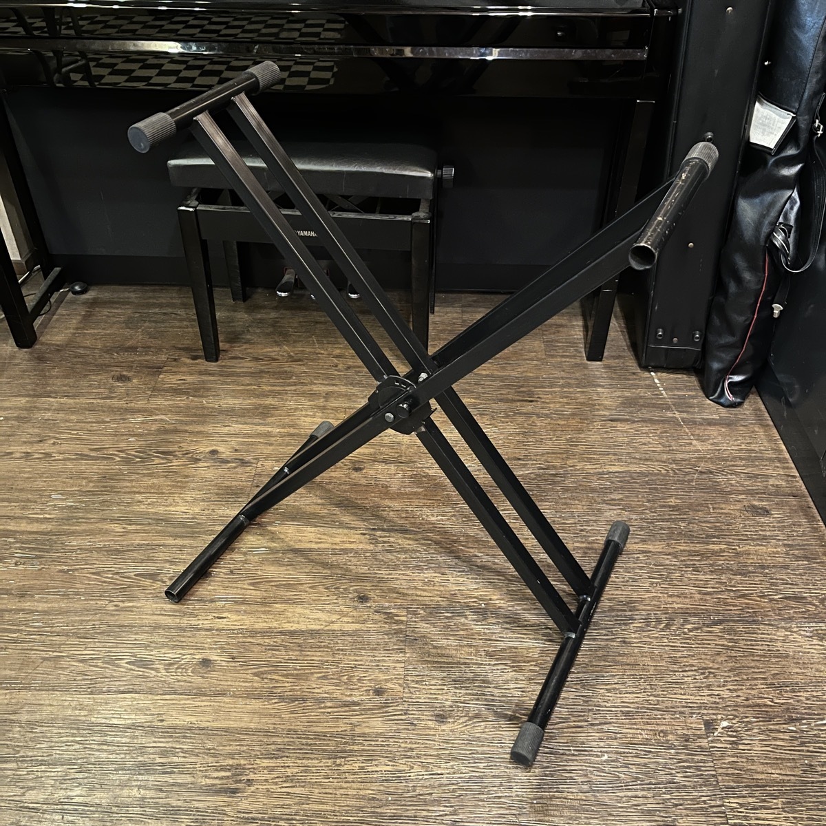 Ultimate X type keyboard stand Ultimate Junk - m645