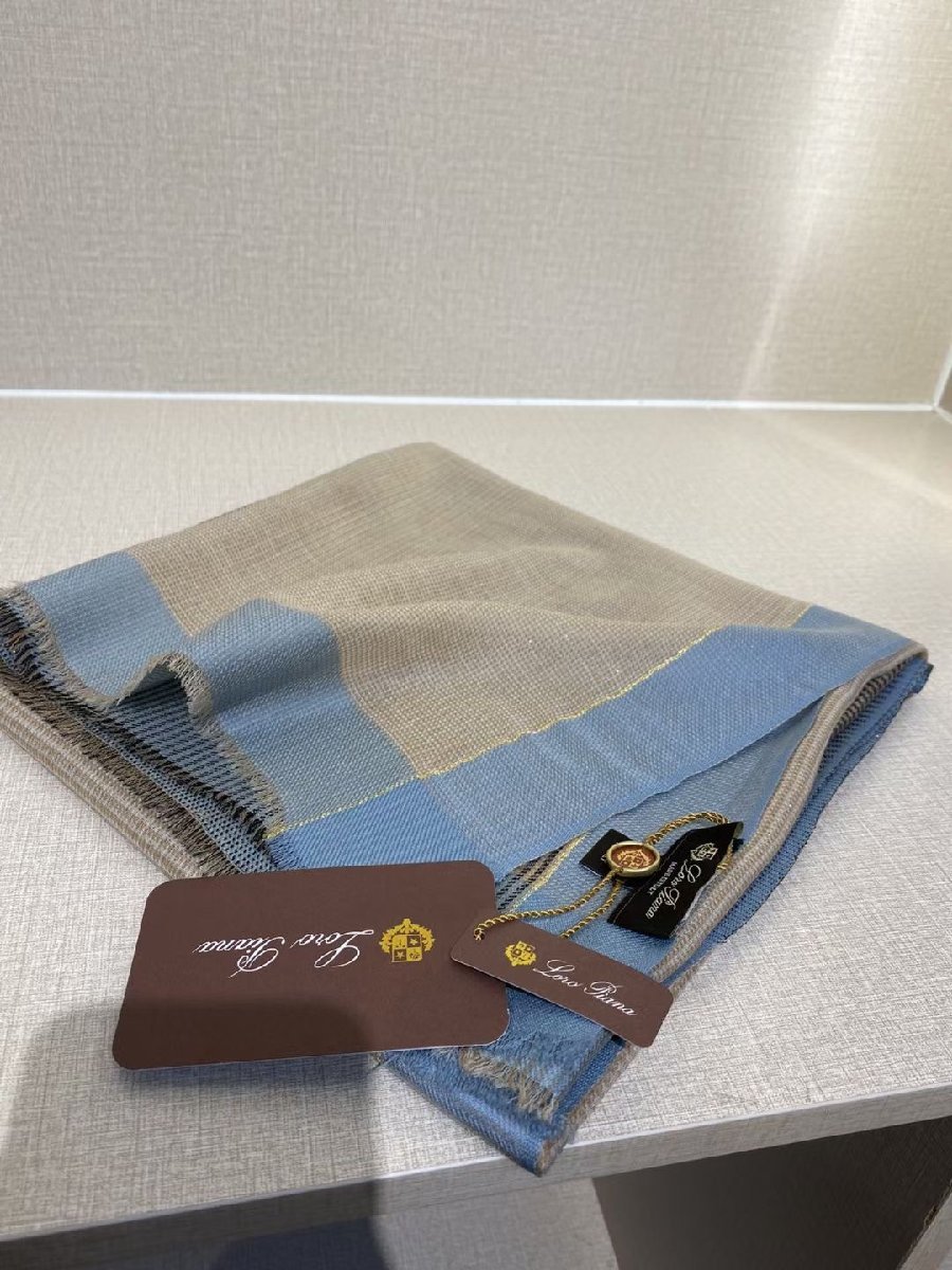 素晴らしい外見 新品 Loro Piana カシミア100％ タグと箱付き 784