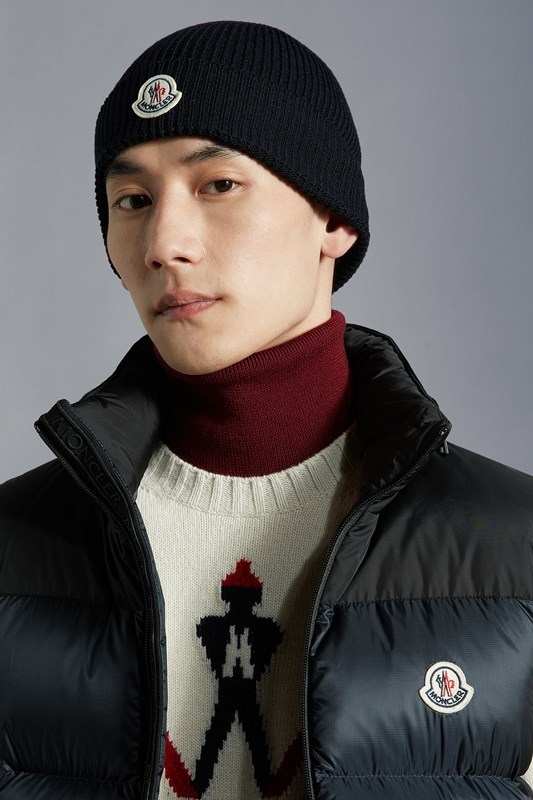 本物新品MONCLER モンクレール ネックウォーマー・スヌード COLLO TRICOT マフラースカーフ ダウンジャケットスタイルに_イメージになります。