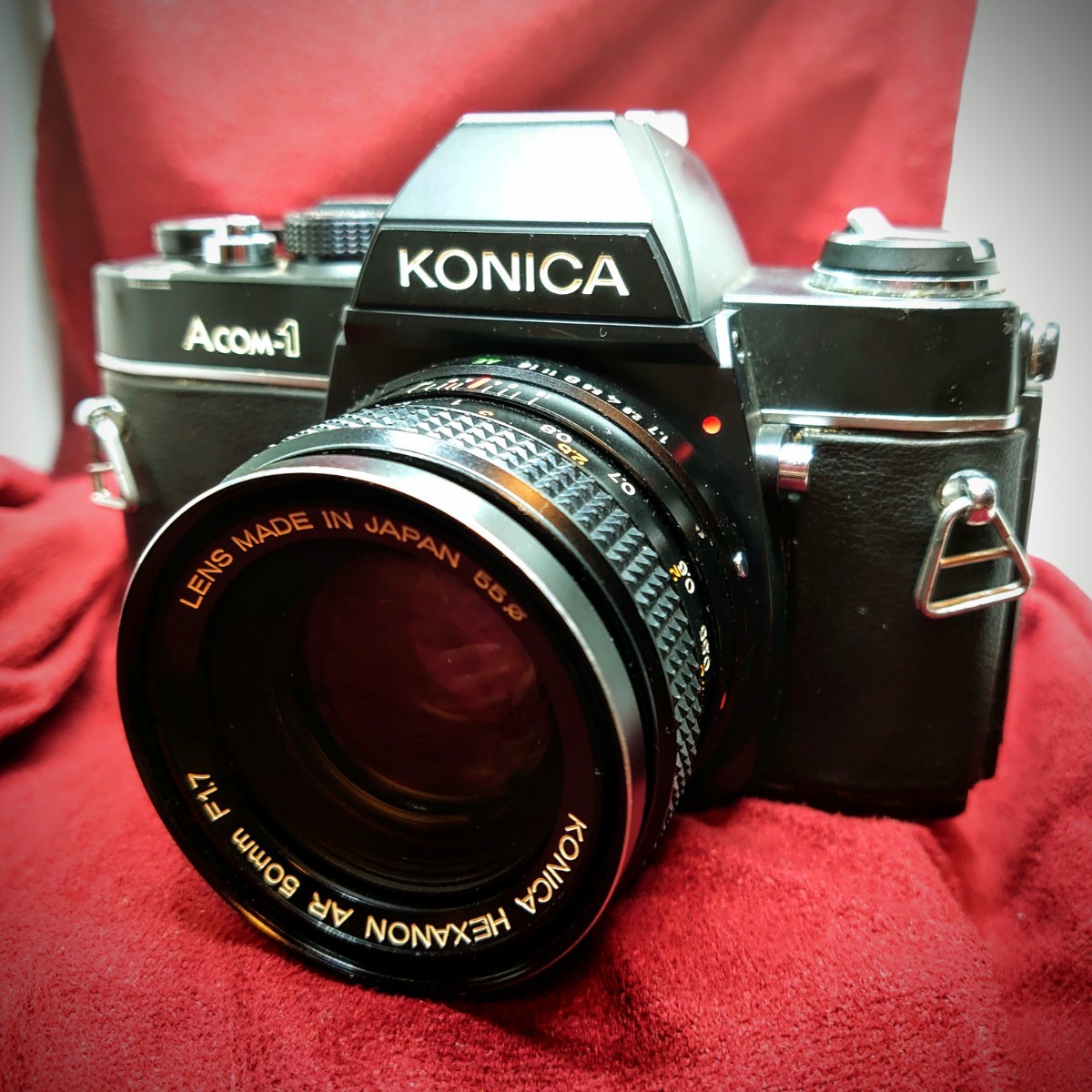 A46【シャッターOK】KONICA ACOM-1 レンズ交換式一眼レフフィルムカメラ ブラック ボディ コニカ HEXANON AR LENS F:1.7 50mm 昭和レトロの画像1