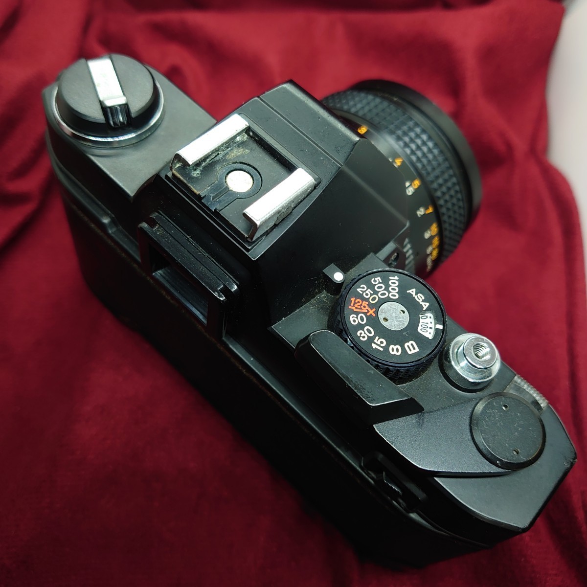 A46【シャッターOK】KONICA ACOM-1 レンズ交換式一眼レフフィルムカメラ ブラック ボディ コニカ HEXANON AR LENS F:1.7 50mm 昭和レトロの画像5