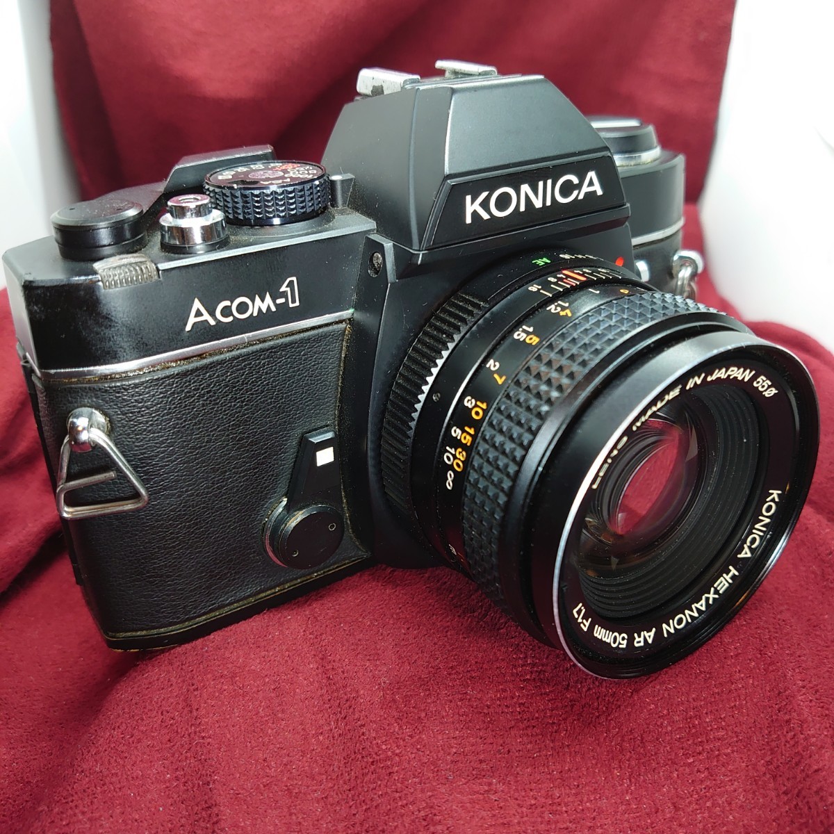 A46【シャッターOK】KONICA ACOM-1 レンズ交換式一眼レフフィルムカメラ ブラック ボディ コニカ HEXANON AR LENS F:1.7 50mm 昭和レトロの画像3