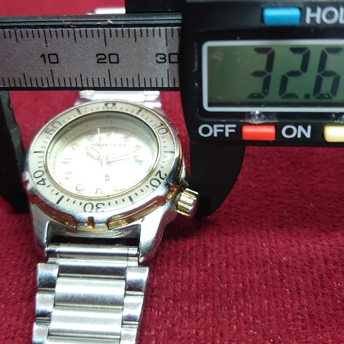 A78【電池交換済】SEIKO ALBA AQUA GEAR V782-0160 ダイバーズ 腕時計 セイコー アルバ アクア ギア シルバー×金文字盤 デイト_画像5