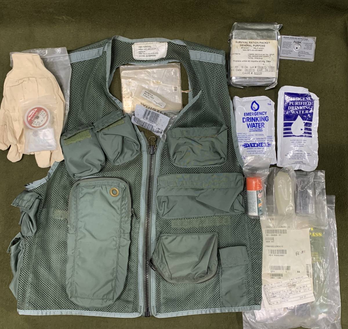 #. 米軍実物 官給品 SURVIVAL VEST(SRU-21/P)11種 セット. 特殊部隊空挺部隊2023/ 10/ 18_画像1