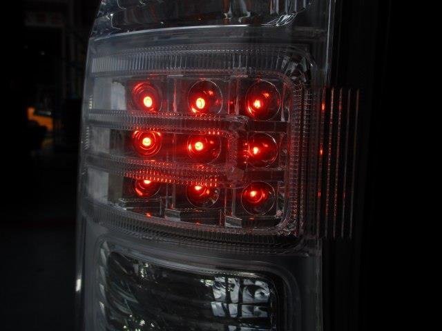 ステップワゴン スパーダ RK5 左テールランプ スタンレー P8896 LED点灯テスト済 4カプラー2.2.3.2ピン レンズ面キレイ_画像6