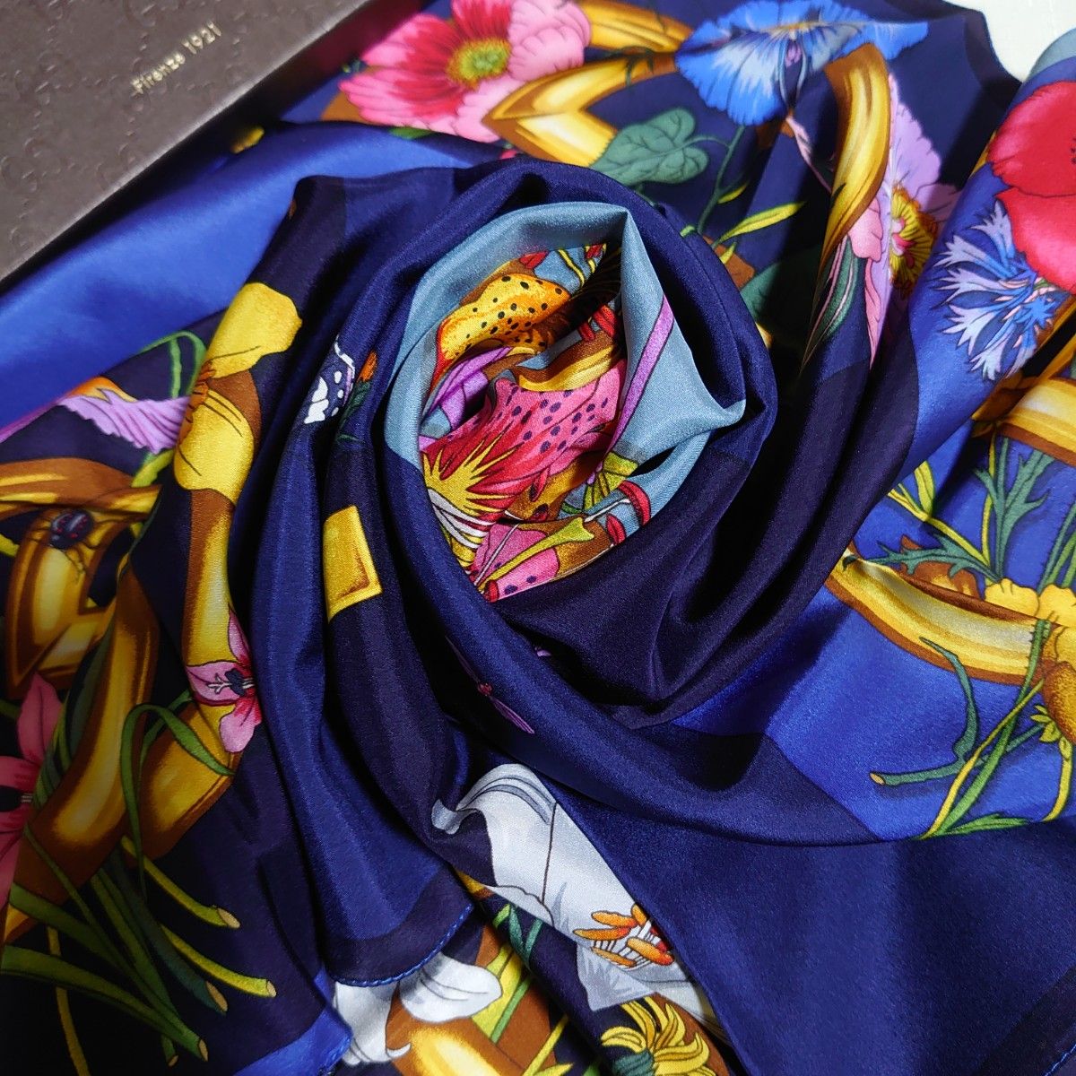 GUCCI花柄シルクショール|ファッション GUCCI花柄シルクショール|ファッション