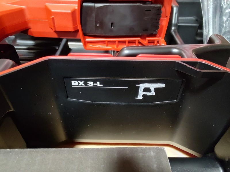 新品未使用　BX 3 ヒルティ　22V 充電式 鋲打機　BX 3-L　バッテリ2個　充電器　BX 3 フルセット