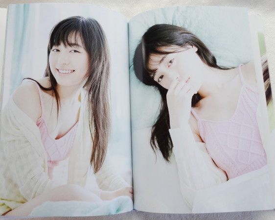 福原遥 写真集 『 はるかかなた 』 【 ポストカード付き 】 福原遥 写真集 『 はるかかなた 』 【 ポストカード付き 】