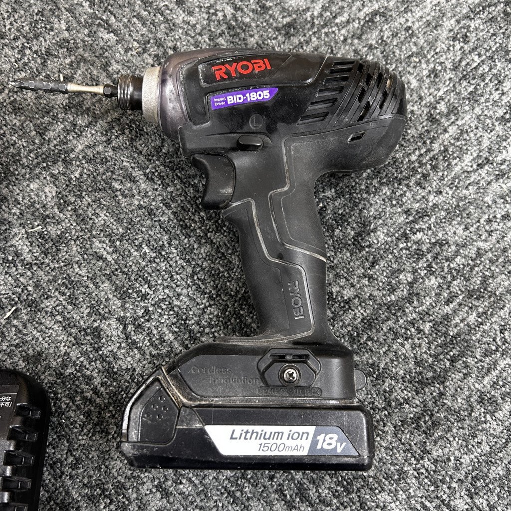 【82277】インパクトドライバー 京セラ RYOBI リョービ　BID-1805 18v バッテリー2個　充電器 動作品_画像2