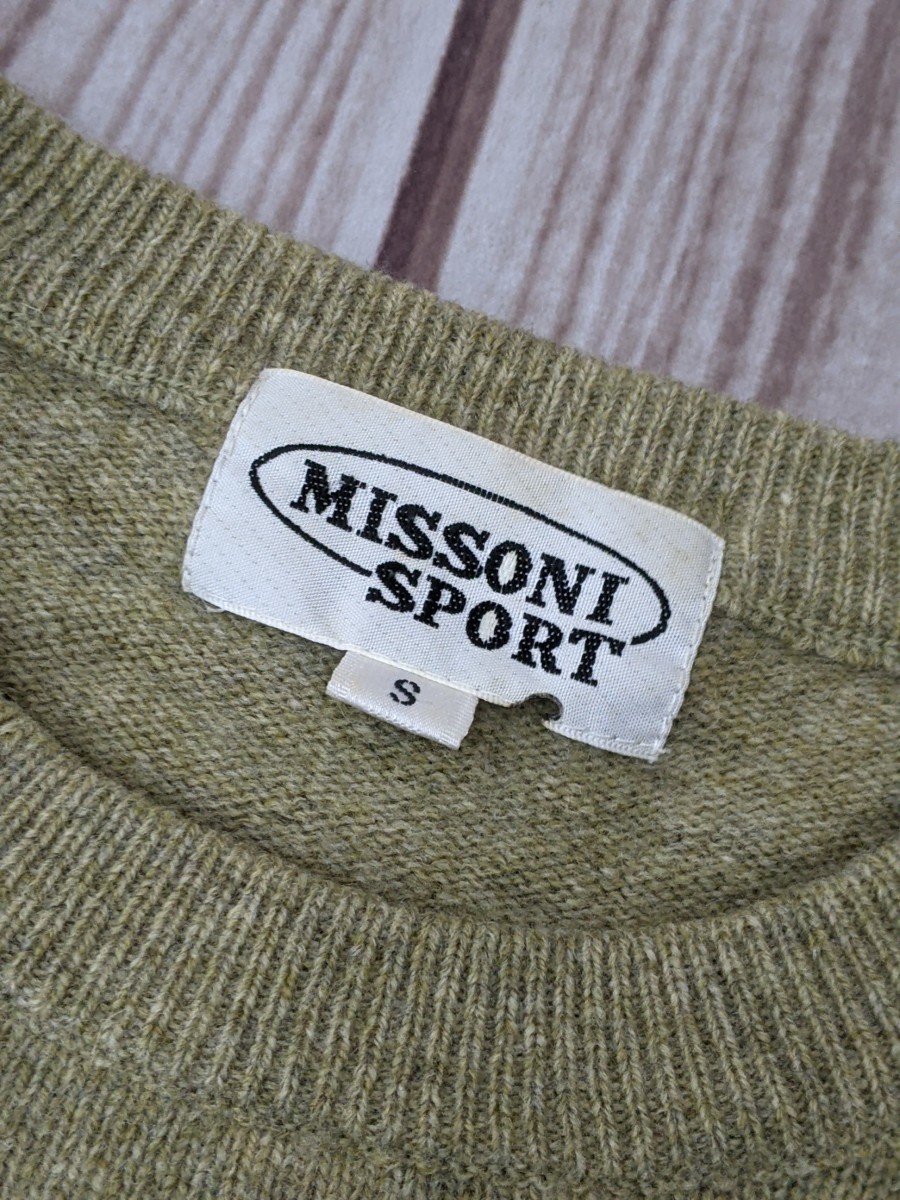 18．ミッソーニスポーツ MISSONI SPORT デカロゴ クルーネックニットセーター メンズS ベージュ系赤青x910_画像4