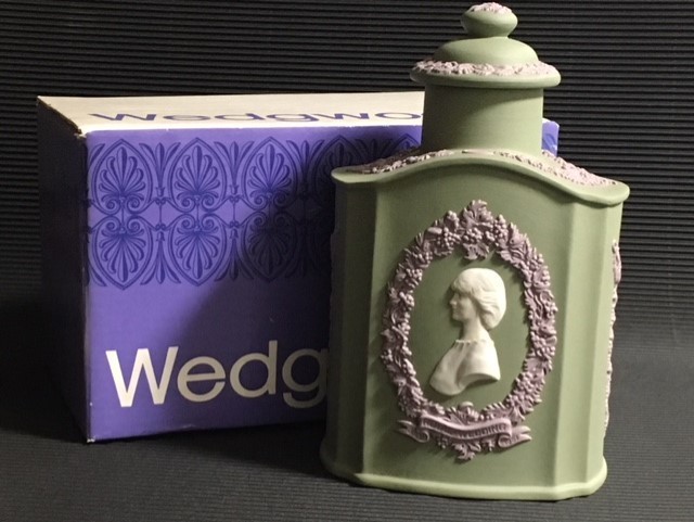 ◎ウェッジウッド 3色ジャスパー ティーキャディー 紅茶缶 「ダイアナ妃とチャールズ皇太子の結婚記念」◎箱付