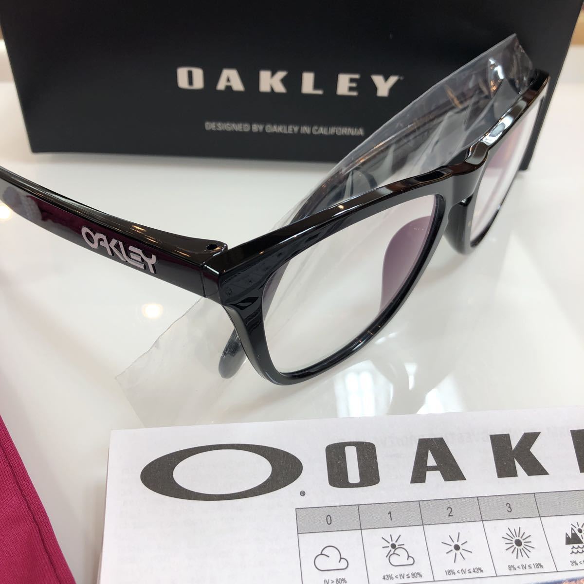 安心2年間正規保証付き! 正規品 オークリー OAKLEY 純正 ブルーライトカット フロッグスキン Frogskins OX8137A-0154 OX8137 8137-01 8137_画像8