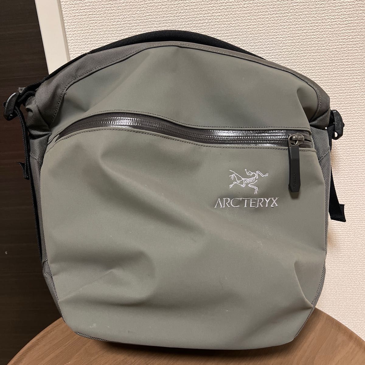 美品 ARC'TERYX × BEAMS ビームス 別注 ARRO 8 アークテリクス アロー8