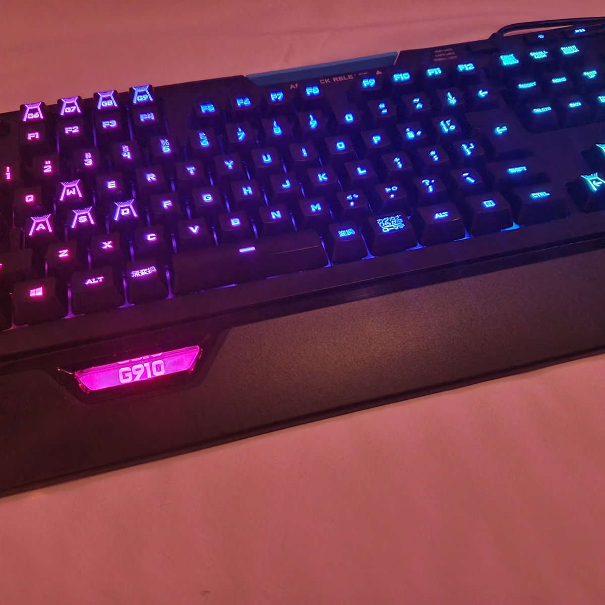 送料無料 中古 Logicool G910 RGBメカニカル ゲーミング 送料無料 中古 Logicool G910 RGBメカニカル ゲーミング
