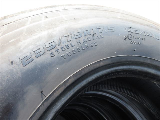 送料無料　235/75R17.5　DUNLOP　SP341　2023年製　6本セット　13～14mmぐらい　バリ溝_画像9