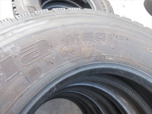 送料無料　バリ溝　275/80R22.5　BS　M801Ⅱ　2022年製　ミックス　4本セット　13mmぐらい_画像9