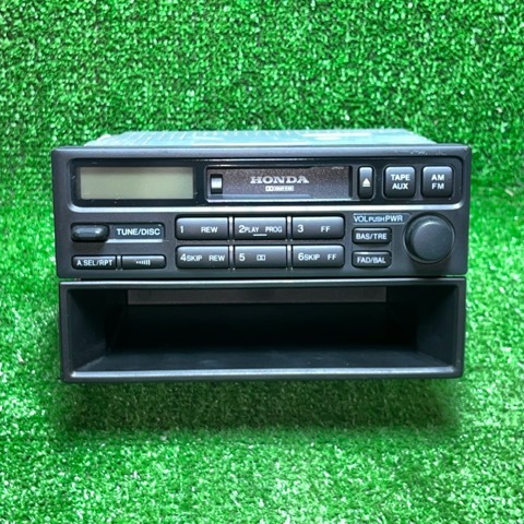 ホンダ カセット プレイヤー 39100-SXO-J010-M1 小物入れ付 現状品の画像1