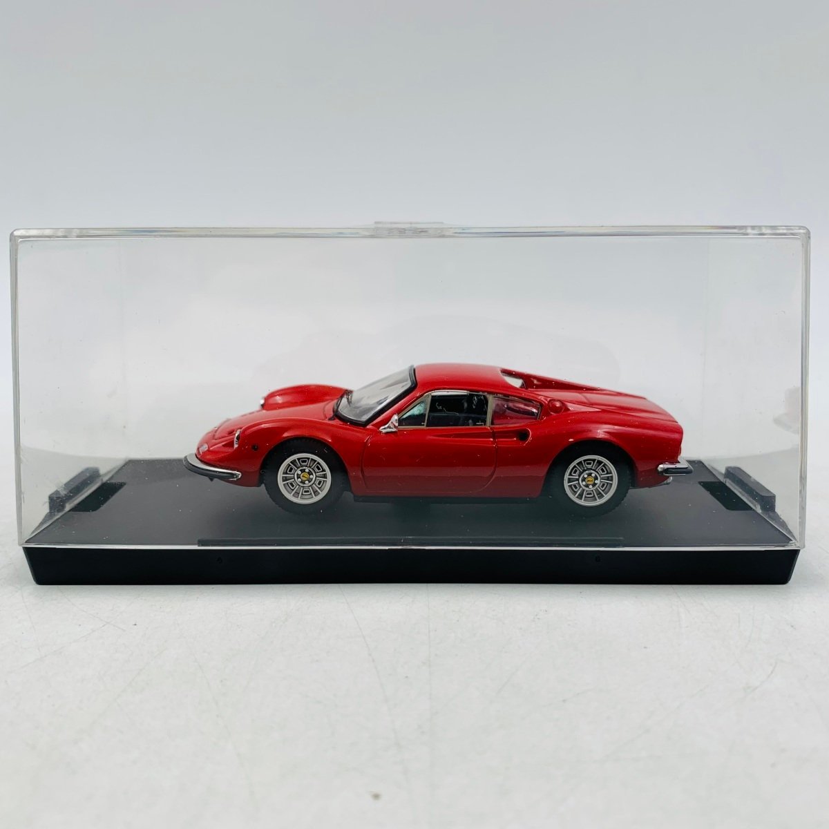 中古品 Bang バン 1/43 Ferrari DINO フェラーリ ディーノ 246 GT ストリート 1969 レッド_画像2