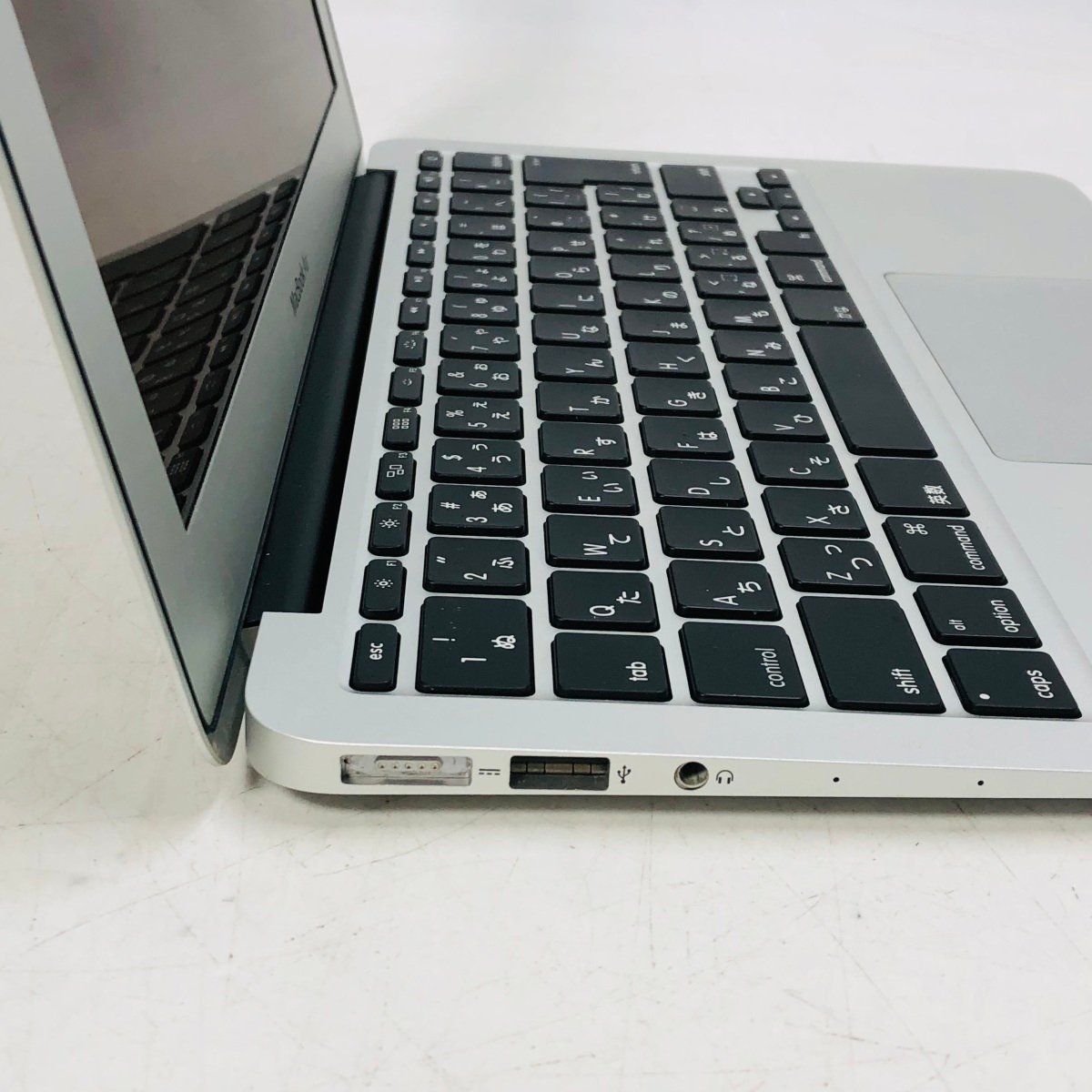 ジャンク MacBook Air 11インチ (Mid 2013) Core i5 1.3GHz/4GB/SSD 128GB MD711J/A_画像4