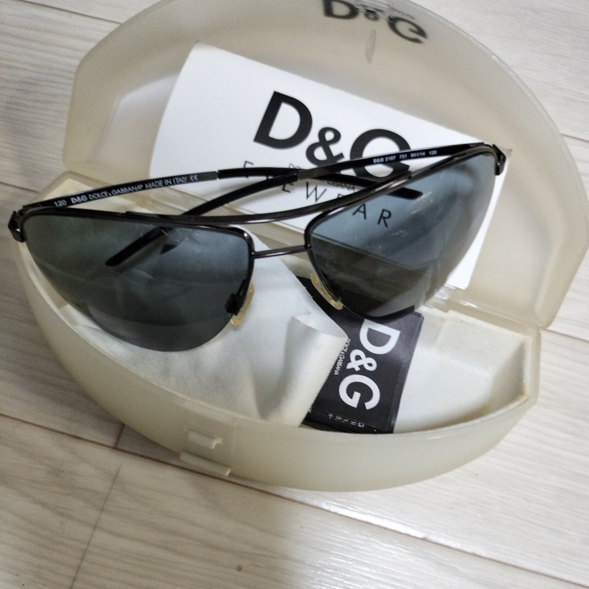 D＆G　EYEWEAR ドルチェ&ガッバーナ DOLCE&GABBANA　ドルガバ　サングラス　※薄い線キズあり（写真10）_画像2