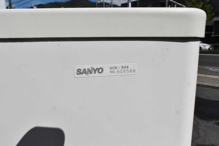 EG01 サンヨー SANYO 小型 幅広タイプ 冷凍ストッカー SCR-S44 43L 100V 冷凍庫 スライド扉 フリーザー 厨房機器_画像4