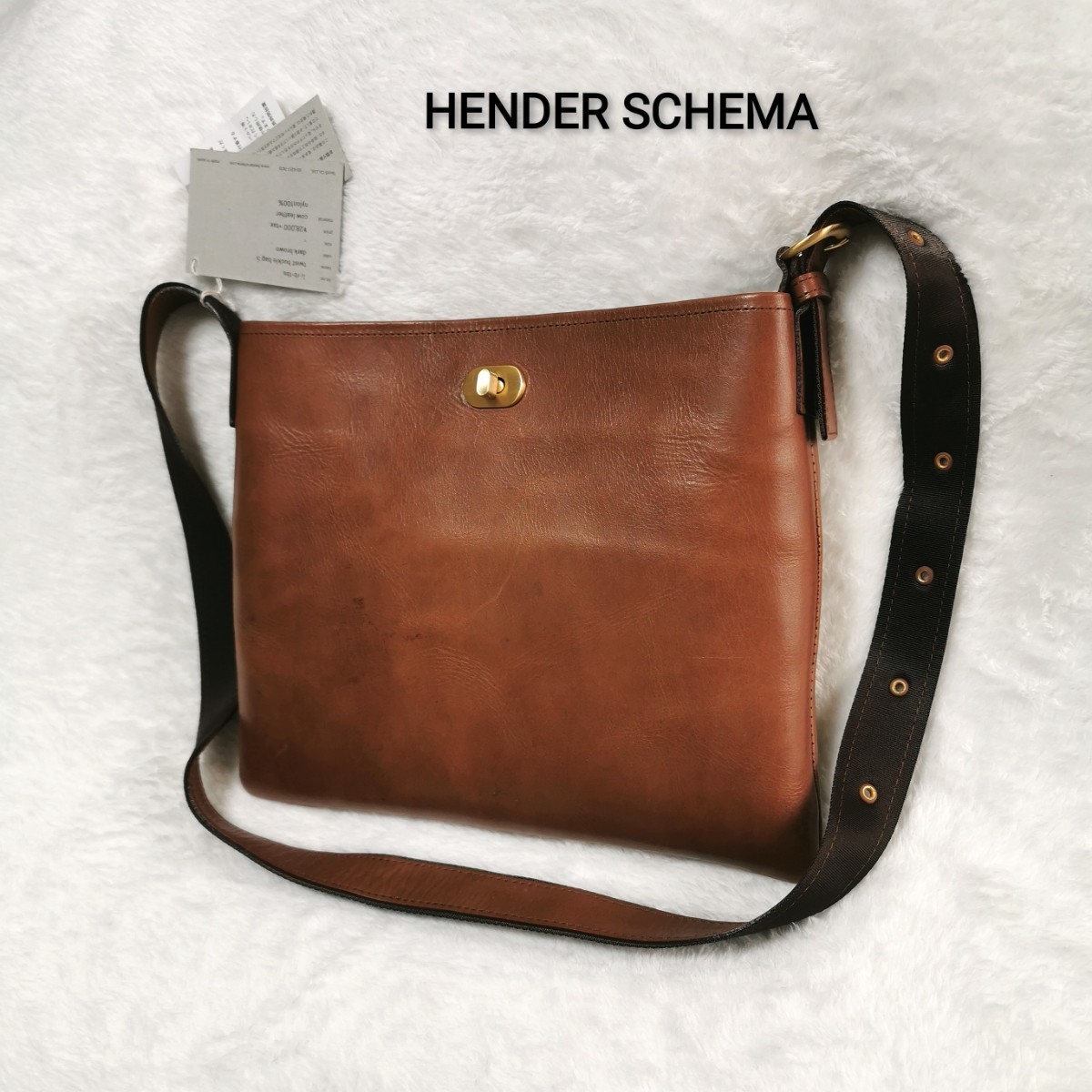 タグ付き 28000円 Hender Scheme(エンダースキーマ) 「twist buckie bag S」牛革(COW Leather) 本革レザー ターンロック ショルダーバッグ