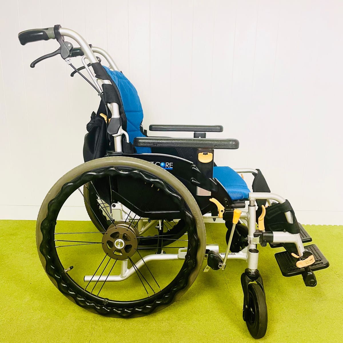 国際ブランド】 自走式 軽量スリム 便利な多機能 車椅子【ネクストコア