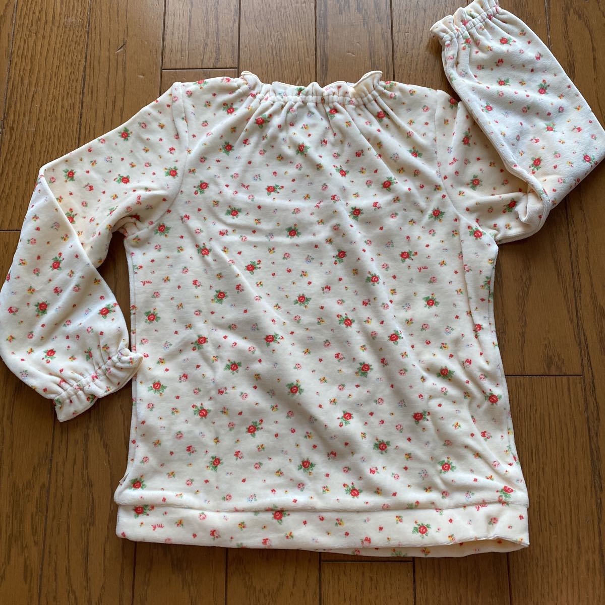 SALE 即決　新品　ミキハウス　長袖Ｔシャツ　110 花柄ベージュ　長袖カットソー トップス MIKIHOUSE_画像10