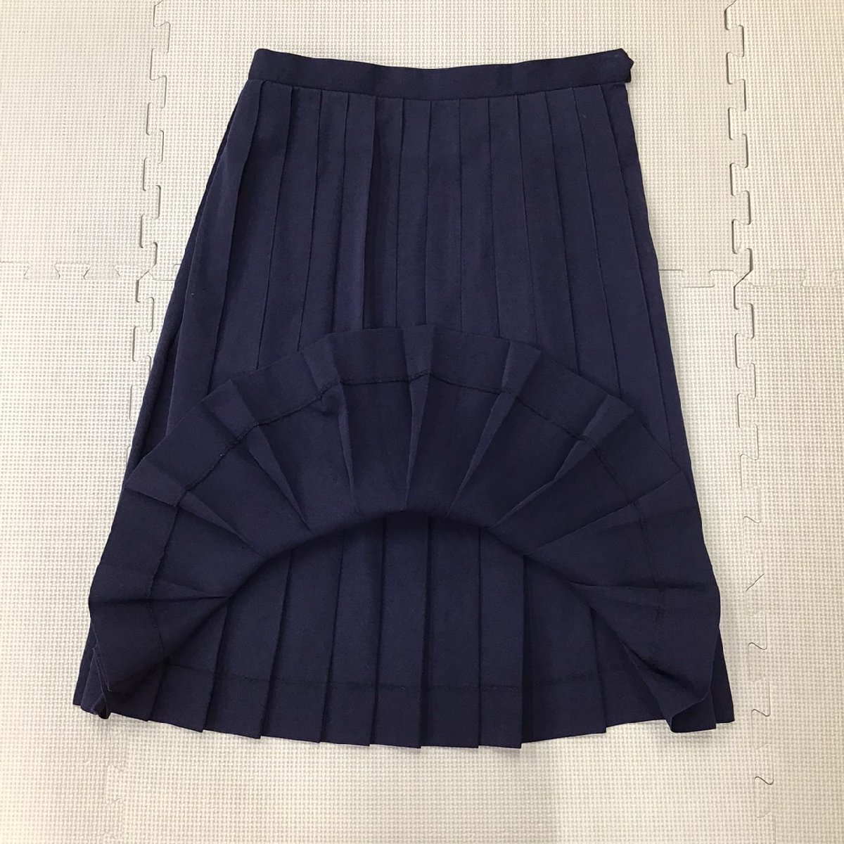 O61/Y(中古)山形県 長井北中学校 女子制服4点 /M/L/W66/セーラーブレザー/ベスト/ブラウス/冬スカート/紺/青ライン/冬用/女子学生/学生服_画像8