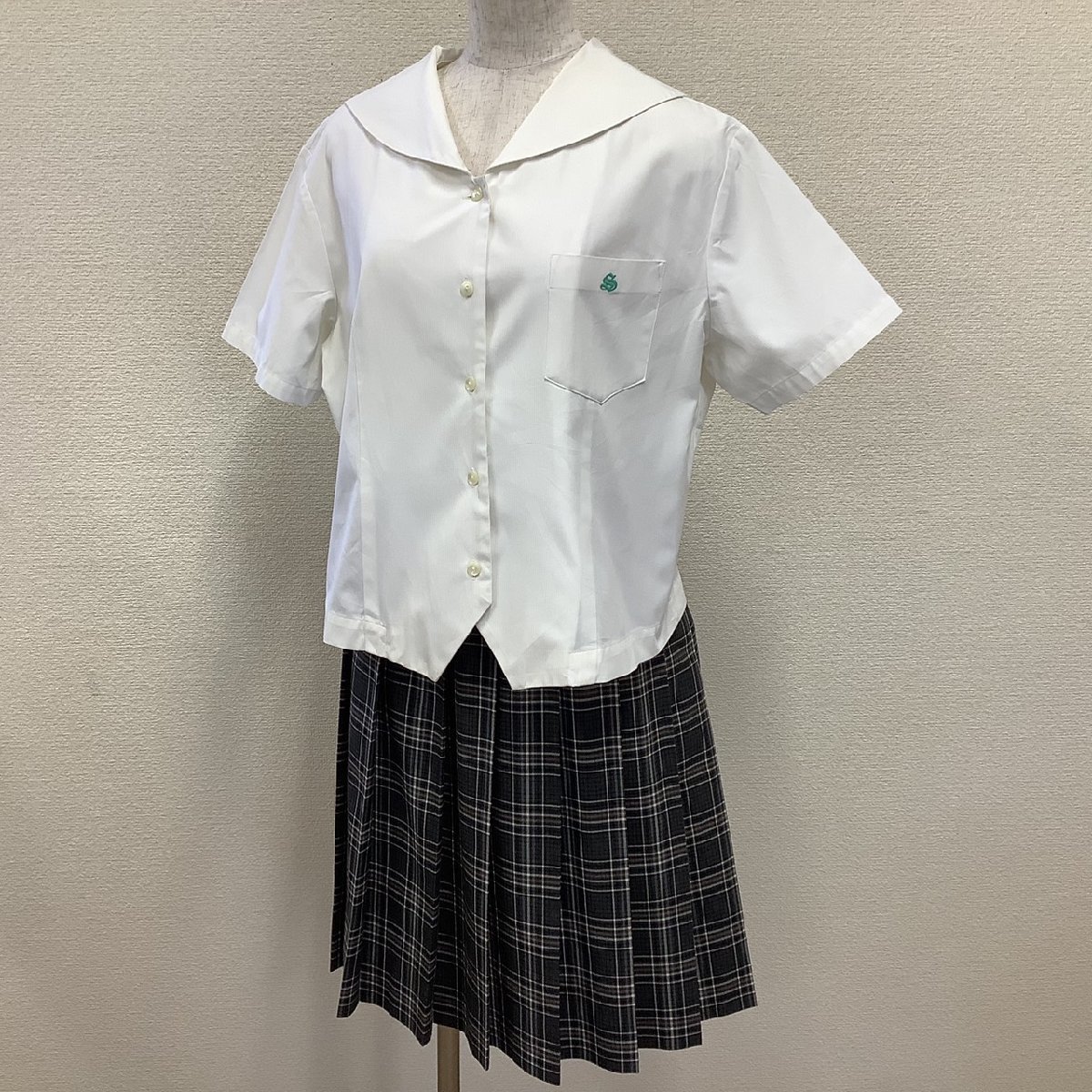 I91/Y(中古)女子制服2点 /校名不明/大きめ/BM/W78/丈57/セーラーブラウス/夏スカート/白/グレーチェック/VARSITYMATE/Predichant/学生服