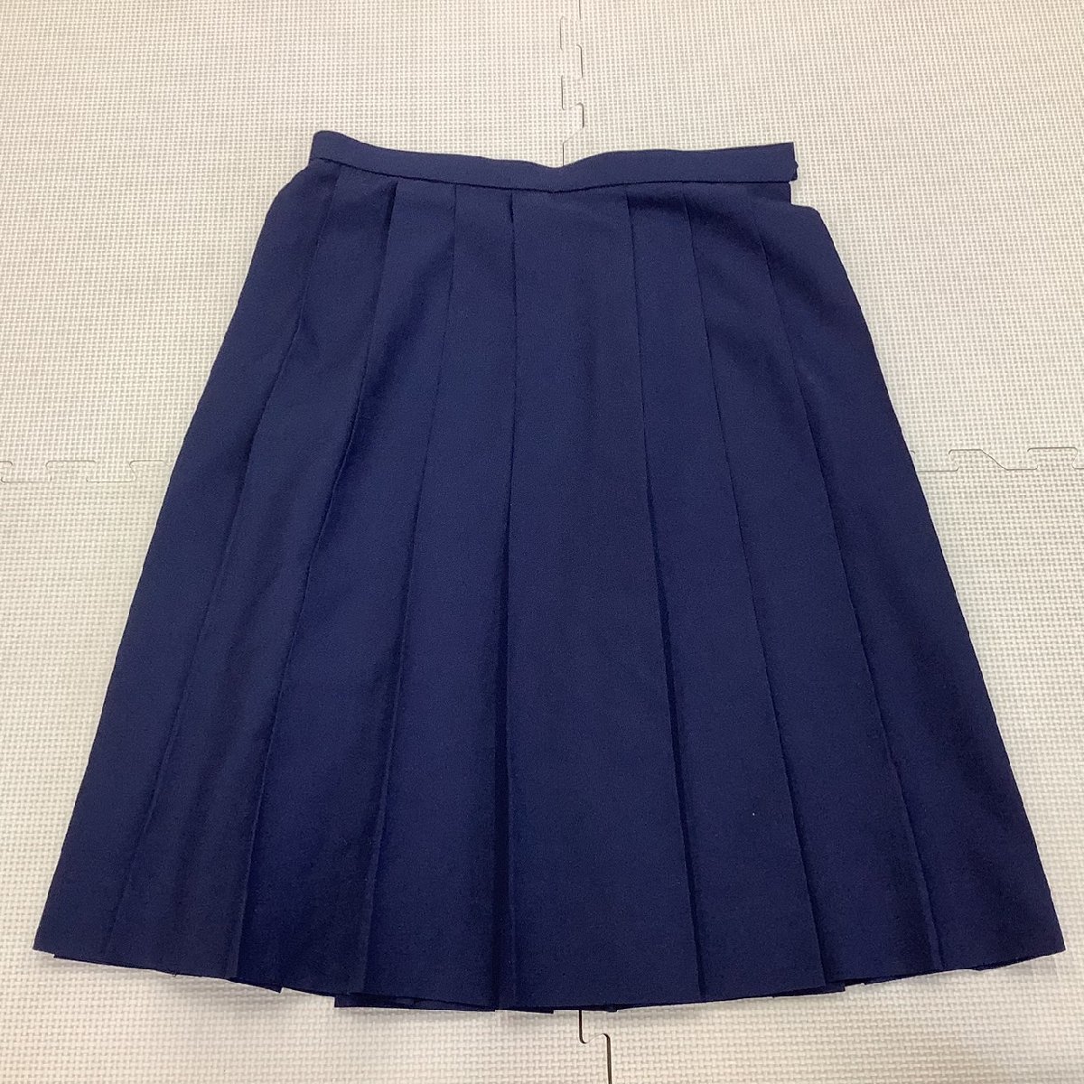 I108/Y(中古)山形県 山形北高校 女子制服3点 /165A/W69/セーラー/夏スカート/変形襟セーラー/紺2本ライン/夏服/半袖/合服/中学/学生服_画像8