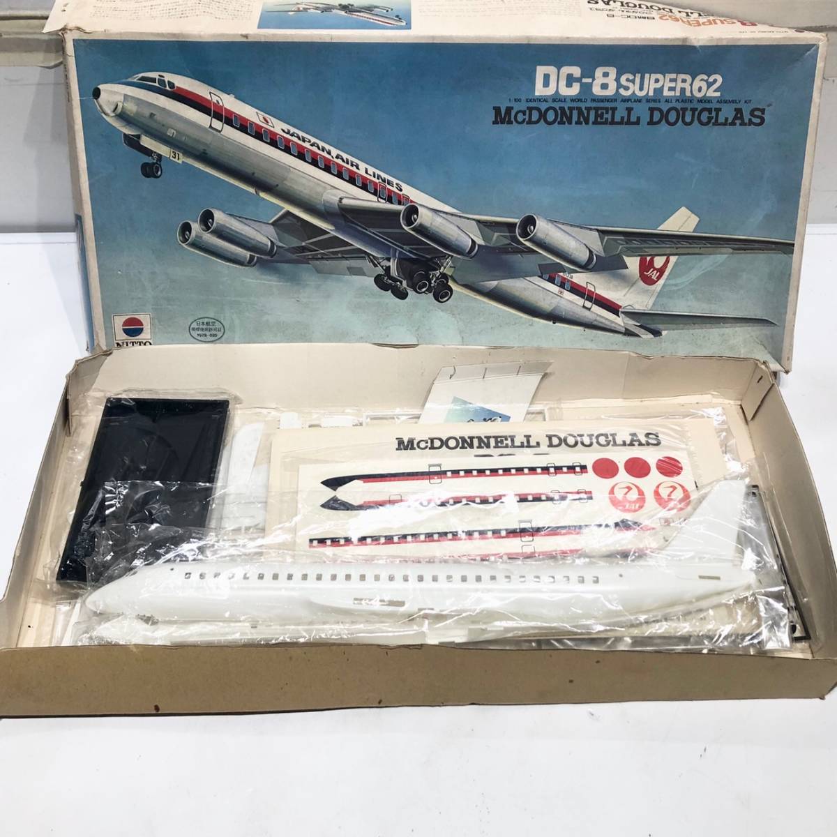 未組立て 箱イタミ◆日東科学 1/100 マクダネル・ダグラス McDonnell Douglas DC-8 Super 62 日航 DC-8_画像1