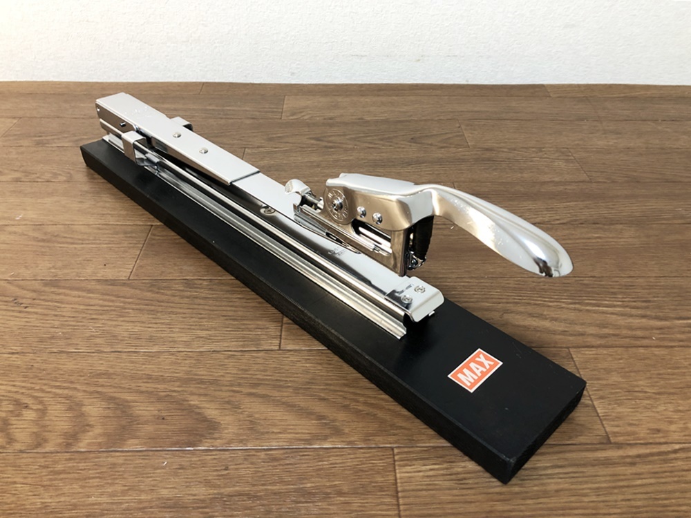 MAX HD-3LDⅢホッチキス中とじ美品 マックス製本用 とじ奥行 MAX HD-3LDⅢホッチキス中とじ美品 マックス製本用 とじ奥行