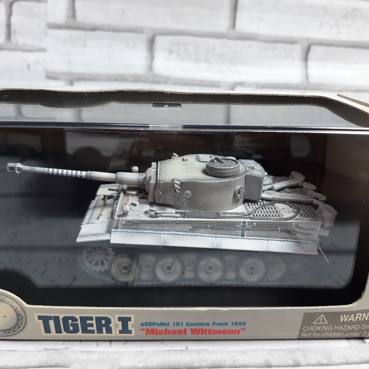 [美品]　完成品　DRAGON ARMOR　ドラゴンアーマー　1/72　TIGER I　Michael Wittmann　戦車　ミニカー　模型　フィギュア　管理13116_画像2