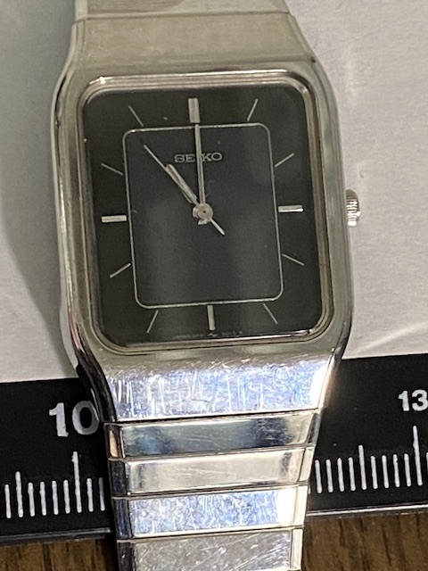 SEIKO 腕時計　角型黒系文字盤　３針　メタルベルト　中古稼働_画像2