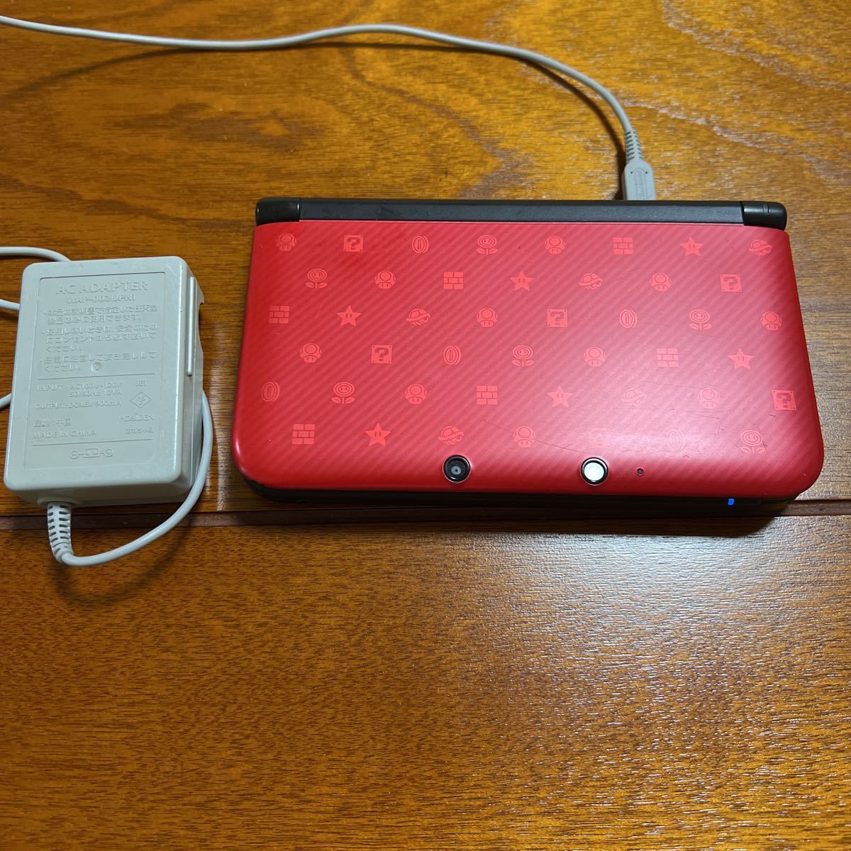 3DS LL Newスーパーマリオブラザーズ2パック 本体 充電器 タッチペン_画像1