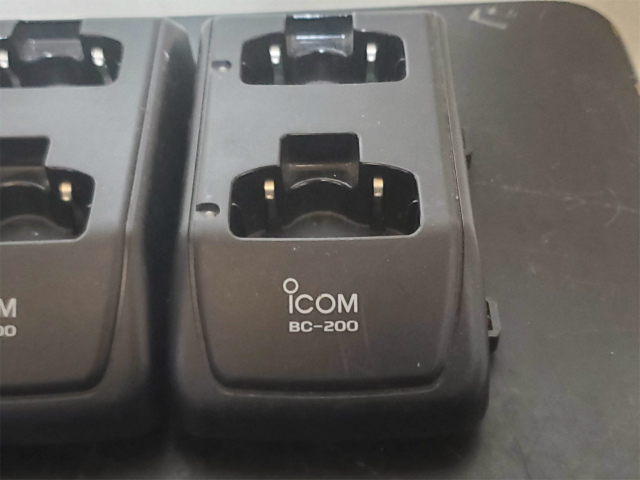 [5C-3]ICOM アイコム トランシーバー用 2口 充電器 5台セット BC-200 連結型 無線 まとめ チャージャーの画像3