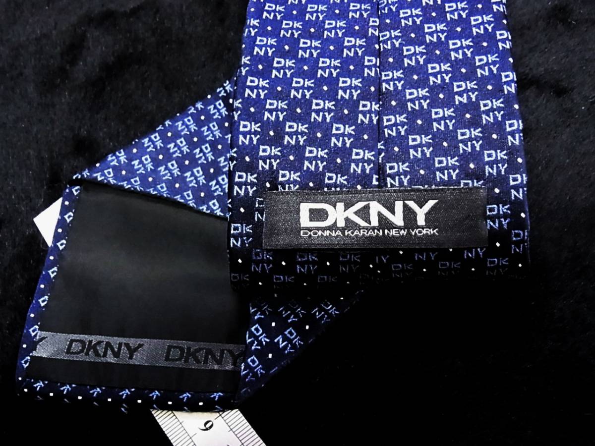 ・ω・ｊillv☆AH4919美品 【ＤＫＮＹ】ダナキャラン ニューヨーク【総ロゴ】ネクタイ_画像2