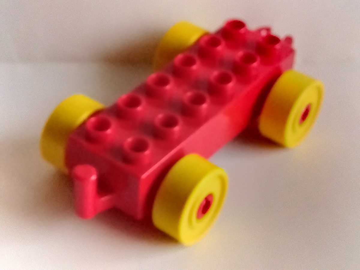 レゴデュプロ 車 四輪 連結車赤、赤×黄色 パーツ 特殊ブロック_画像1