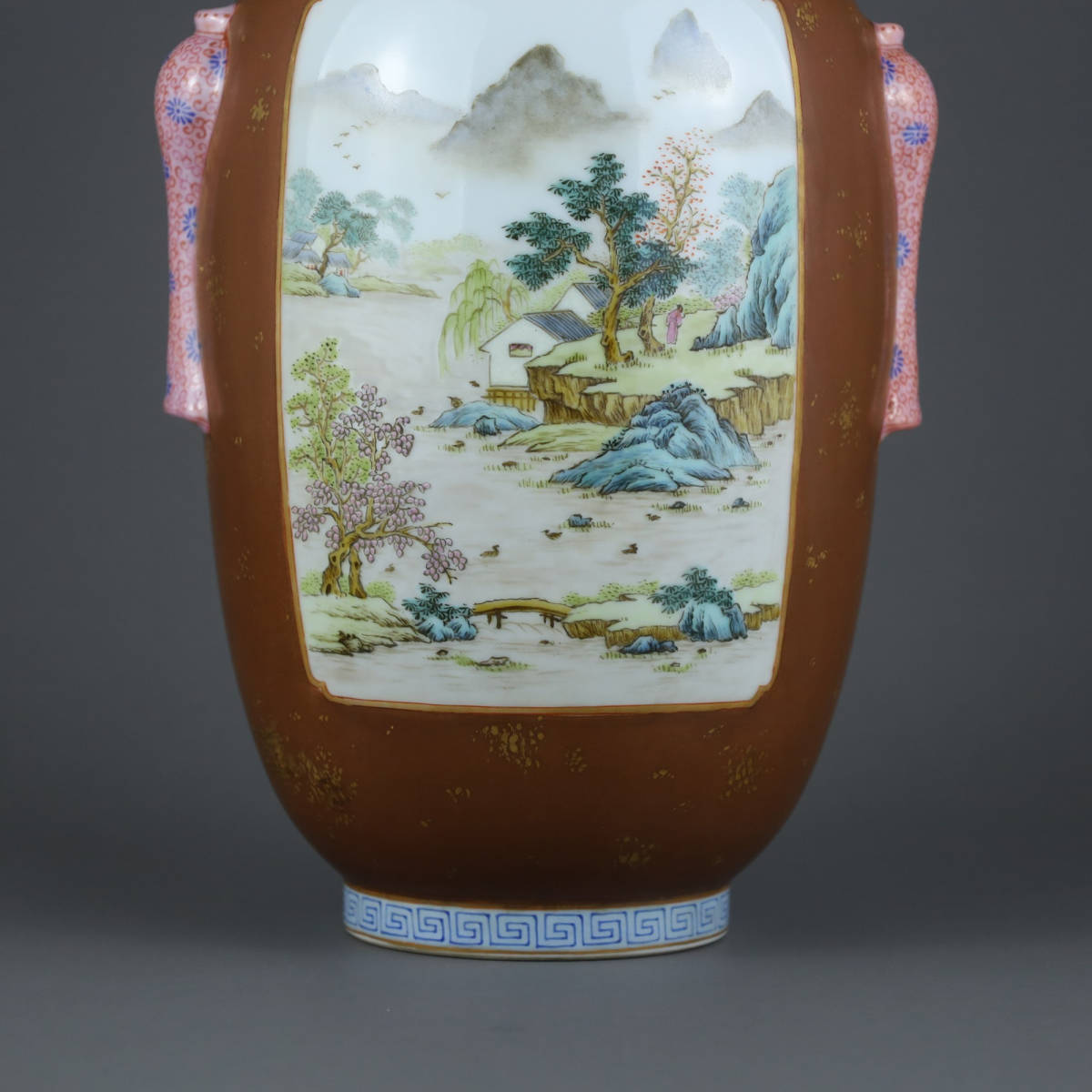 古びた蔵『清 雍正御製 陶磁器 琺瑯彩浮彫塗金開窗鳳紋壺』極細工 置物