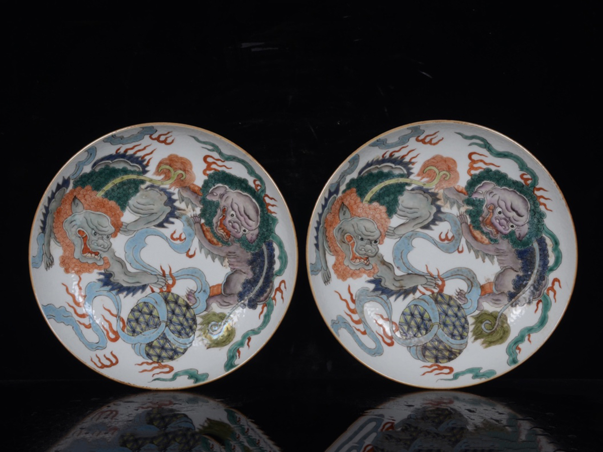 ▽鴻▽清朝時代 陶磁器 道光年製款 琅彩時来運転獅子紋盤一対 染付 時代物 中国古美術 骨董品