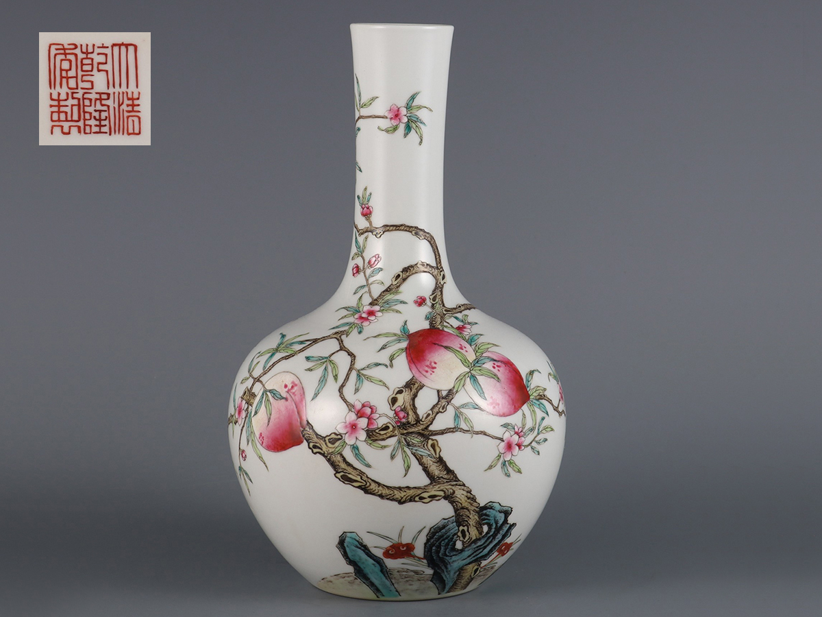 名作▽鴻▽清朝時代陶磁器粉彩寿桃紋天球瓶乾隆年製染付時代物中国古