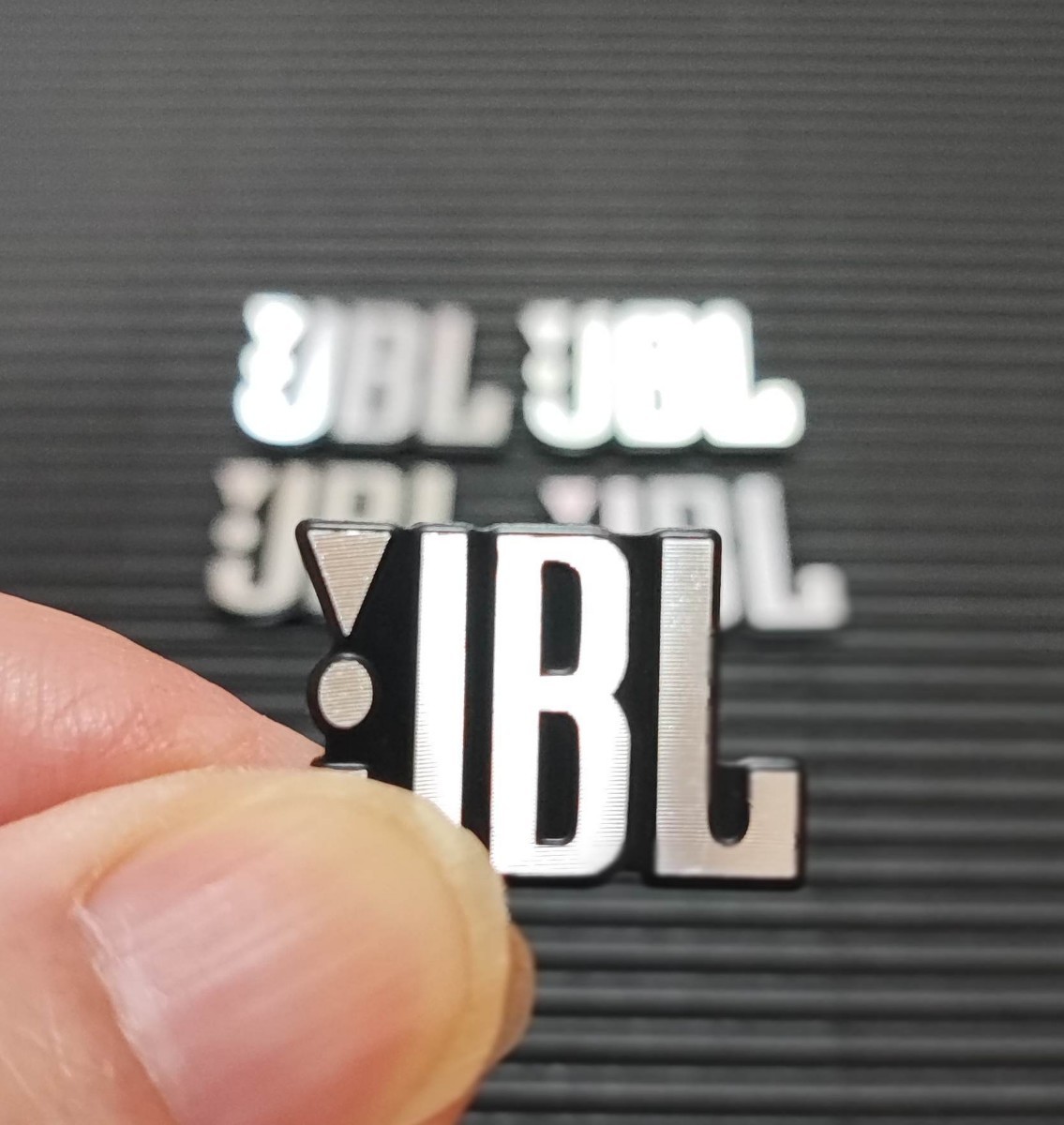 JBL スピーカー用エンブレム 縁無し 4個セット■トヨタ 日産 ホンダ マツダ スバル スズキ ダイハツ 三菱 いすゞ BMW Audi ベンツ_画像2